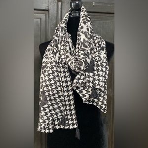 Cato Black & White leopard/ houndstooth wrap/scarf with tassels - One size